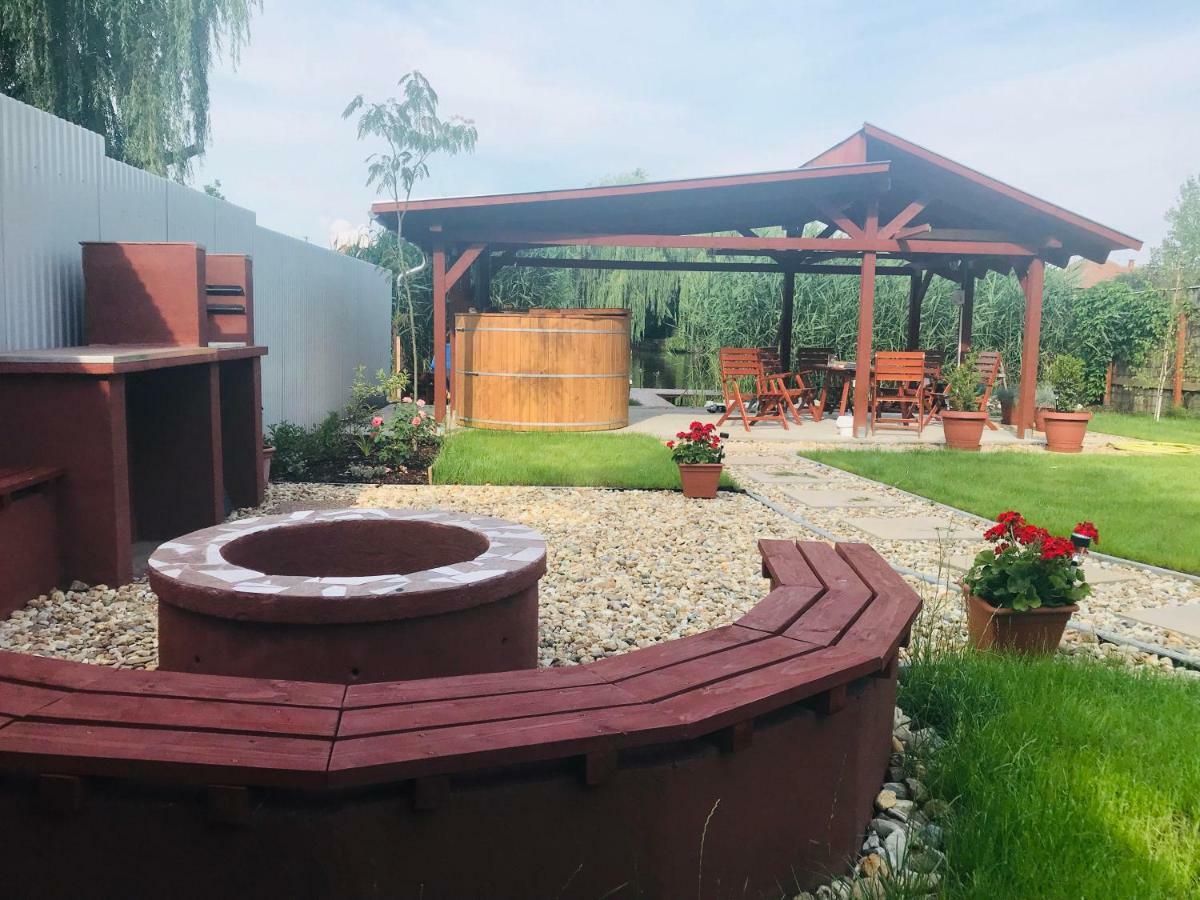 Vadszolo Apartmanhaz Gyomaendrod Bagian luar foto